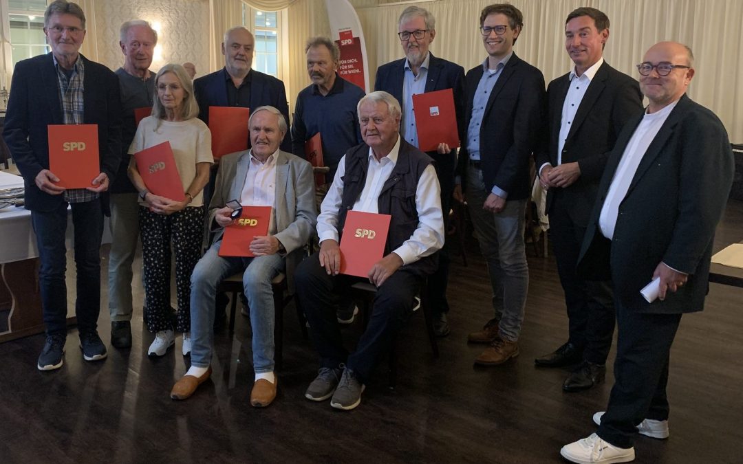 SPD Wiehl zeichnet Wilfried Bast mit Willy-Brandt-Medaille aus
